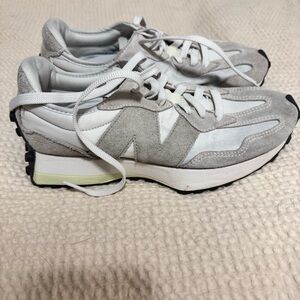 New Balance 327 size 8